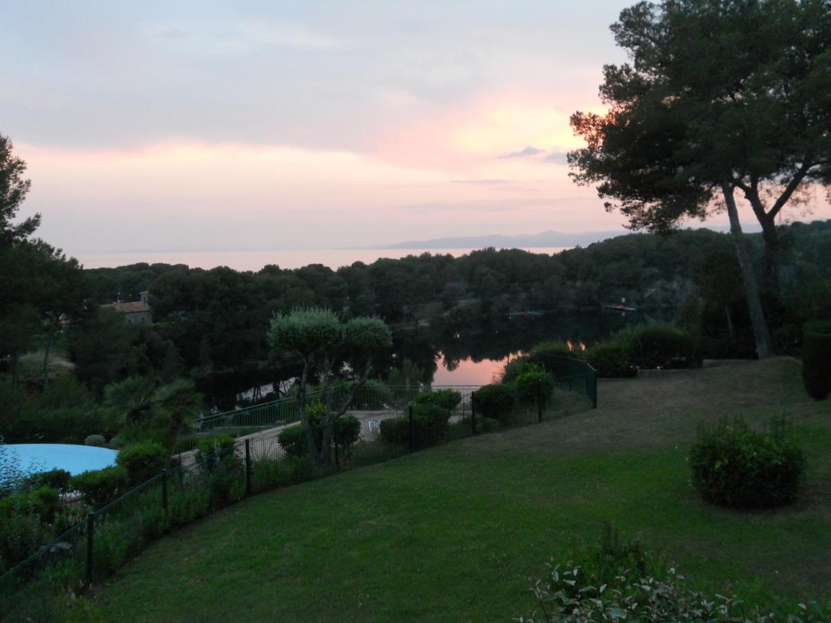 Le Dramont Appartement Vue Panoramique Mer Lac Foret Saint-Raphaël Exterior foto